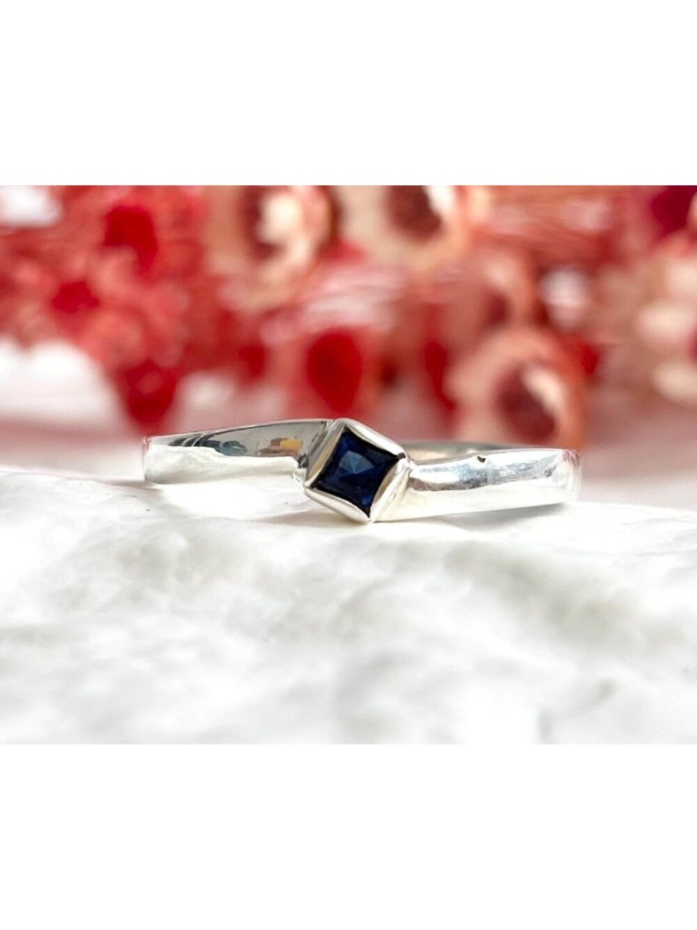 Blue Sapphire Dainty Minimalist Wavy Sterling Silver 925 Vintage Ring - sz 8.5